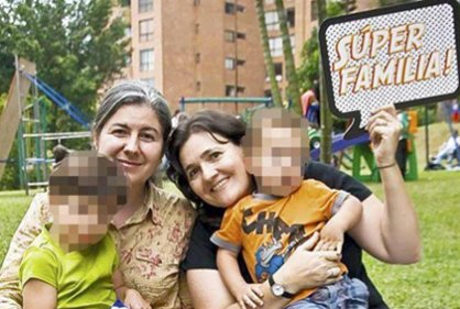 Familia lesbiana adoptando - supra familia